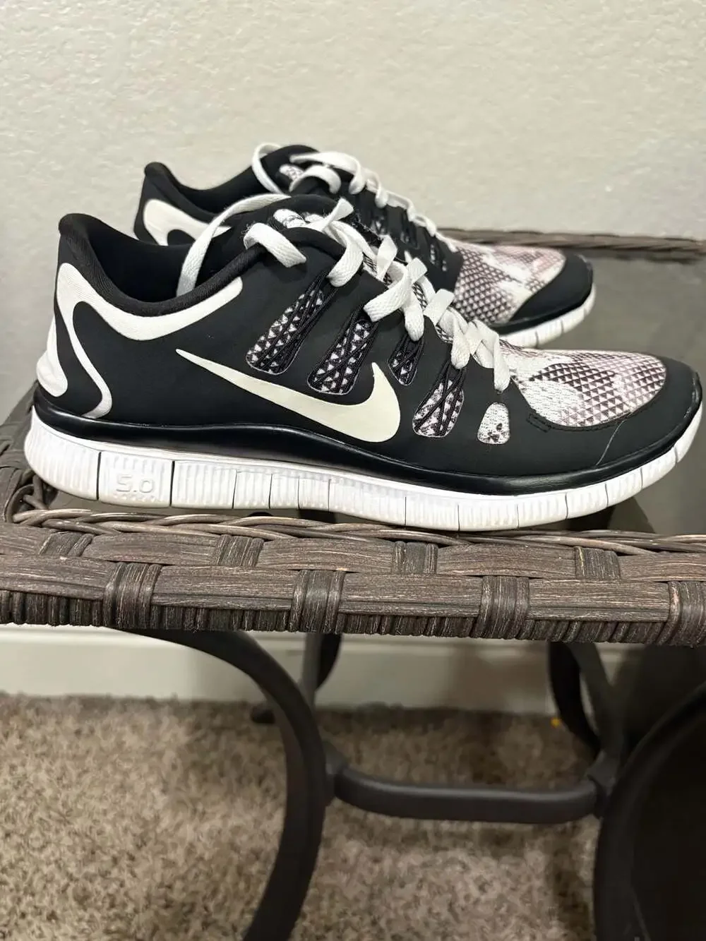 Nike  Free 5.0 Running Womens Shoes Black and White Geometric Pattern